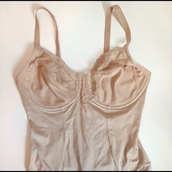 Maidenform Flexees Vintage Firm Control Bodysuit - Picture 2 of 12